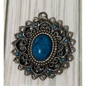 Vintage Silver Tone Pendant With Turquoise Color Stone Center & Intricate Design